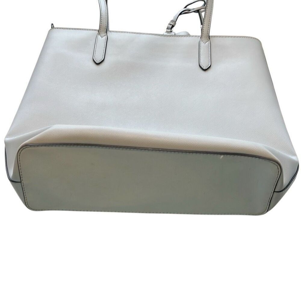 Kate Spade beautiful light blue bag has some peeling on handle see photos - Picture 6 of 6